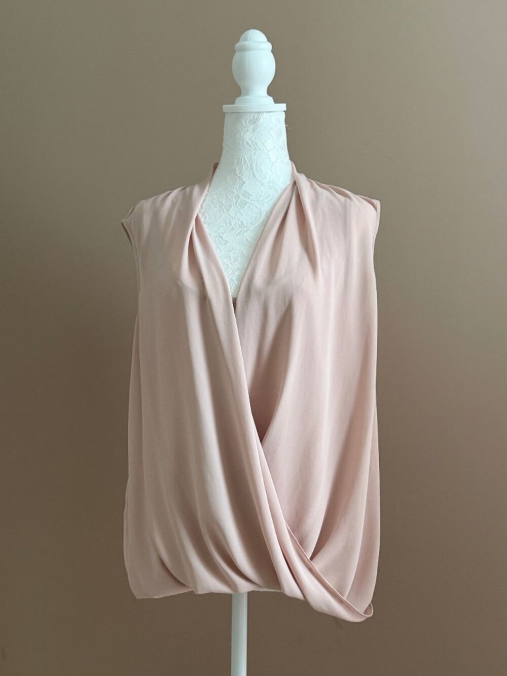 BCBGMAXAZRIA pink blouse Size M.